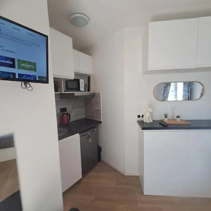 Center Paris Eiffel Tower View Apartment France