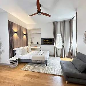 Apartamento Spacious Studio In Saint-germain-des-pres, París